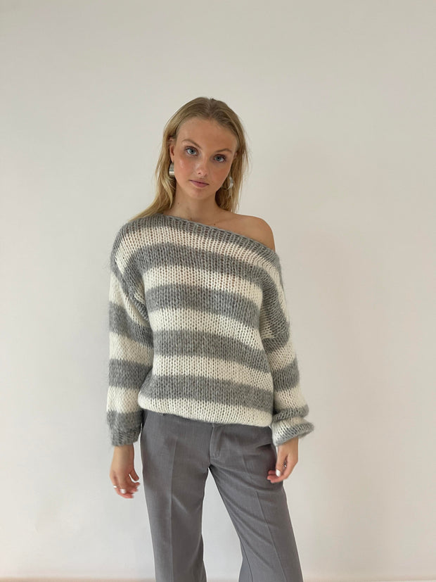 Bonafita Liana | Striped Knit Sweater for a Comfortable and Stylish Casual Look-Cramta
