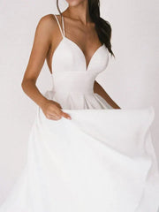 Mandy Midi Dress - Chic and Comfortable with Backless and V-Neck for an Elegant Look-Cramta
