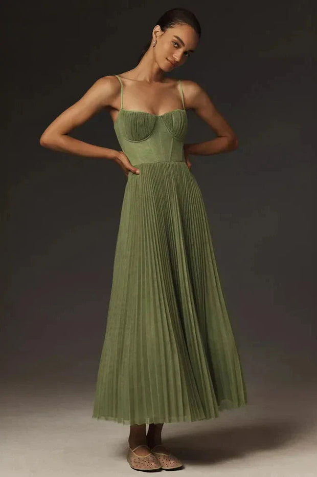 Elegant Black Cocktail Dress with Sweetheart Neckline and Pleated Tulle Design - Party Dress for Women