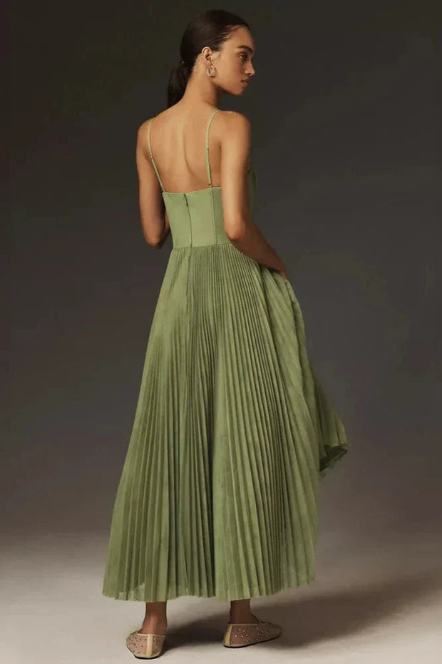 Elegant Black Cocktail Dress with Sweetheart Neckline and Pleated Tulle Design - Party Dress for Women