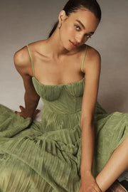 Elegant Black Cocktail Dress with Sweetheart Neckline and Pleated Tulle Design - Party Dress for Women