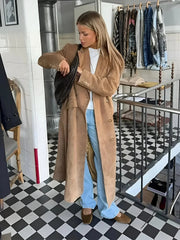 Elegant Longline Coat for Women with Structured Lapel – Versatile Outer Layer for Any Occasion