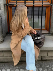 Elegant Longline Coat for Women with Structured Lapel – Versatile Outer Layer for Any Occasion