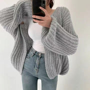 Oversized Chunky Knit Cardigan for Women with Balloon Sleeves – Cozy Layering Essential Womens Jumper