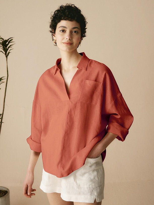 Oversized Women's Linen Shirt with V-Neck, Rounded Hem, and Side Pockets for Effortless Style