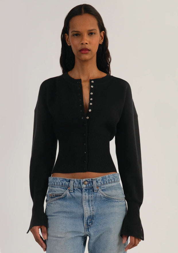 Sculpted Knit Cardigan with Ribbed Waist and Snap Buttons – Casual Chic Outerwear