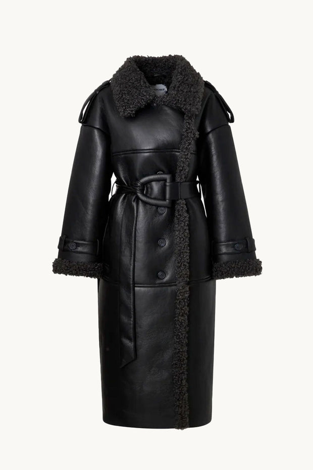 Shearling Trench Coat with Oversized Collar and Sculpted Waist Belt – Luxurious Cold-Weather Outerwear