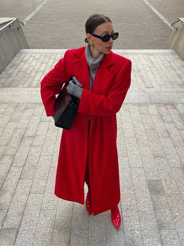 Structured Longline Coat with Padded Shoulders – Elegant Winter Outerwear