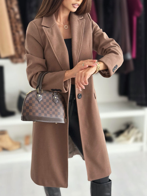 Structured Longline Coat with Tailored Lapels and Functional Pockets – Elegant Mid-Weight Outerwear