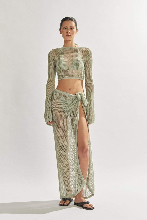 Women's White Sarong Dress with Backless Design and Flare Sleeves – Perfect for Summer Beach and Casual Events