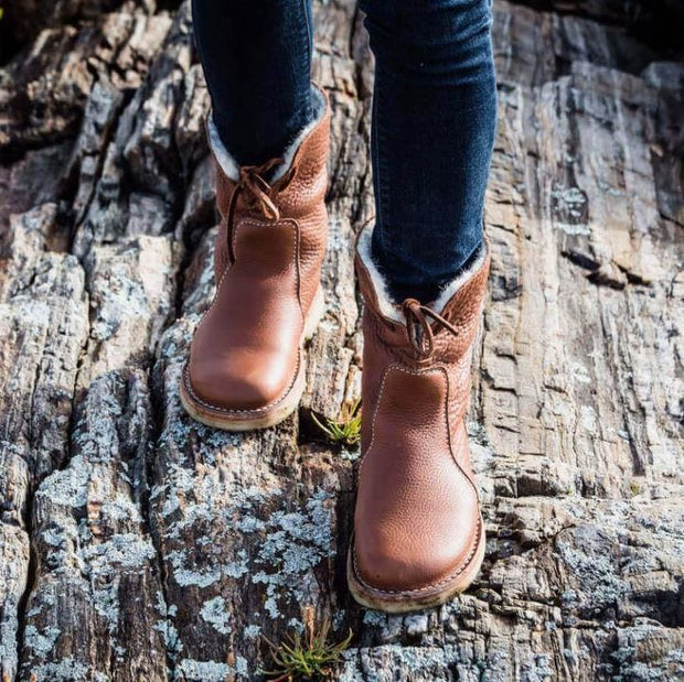 Warm and stylish Amanda winter boots with fur lining for a cozy and trendy look-Cramta