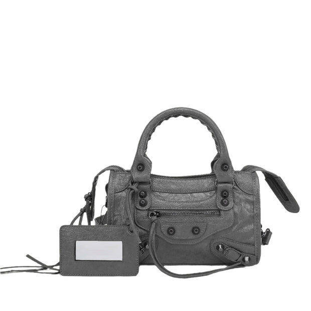 Genuine Leather Handbag – Classic Elegance and Handcrafted Finish for a Refined Style-Cramta