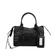 Genuine Leather Handbag – Classic Elegance and Handcrafted Finish for a Refined Style-Cramta