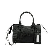 Genuine Leather Handbag – Classic Elegance and Handcrafted Finish for a Refined Style-Cramta